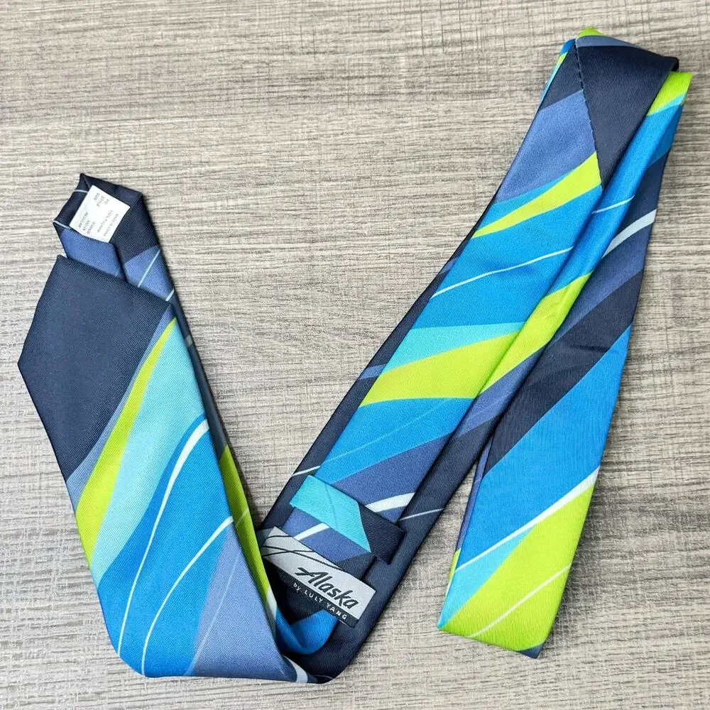 Lucy Yang this tie